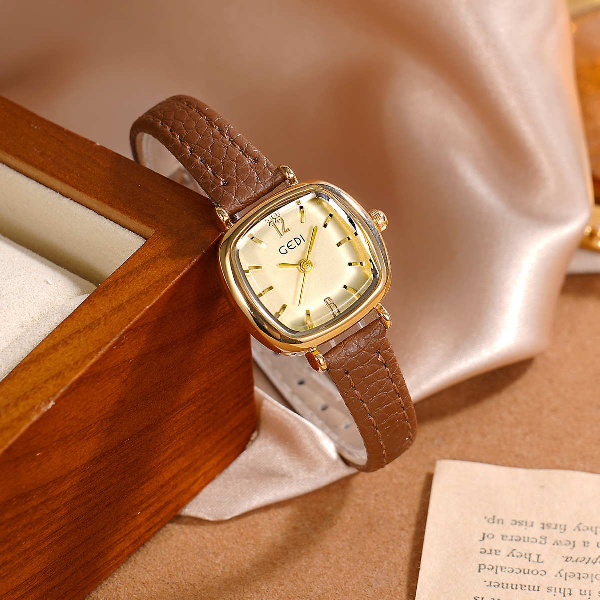 Luxury Watch Values - UTHAI 61018 CQ490 Simplicidade, alto valor